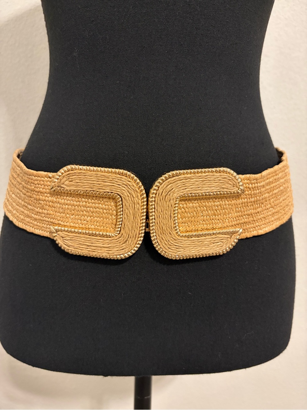 Tan Woven Stretch Belt Gold Buckle One Size NWOT